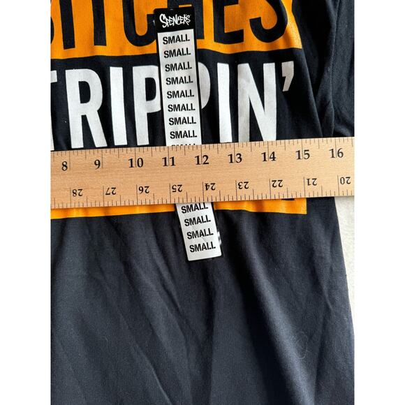 Spencers Mens Black Graphic Tee NWT Small 100% Cotton Funny T Shirt - Picture 4 of 5